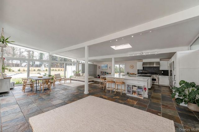 21 Lloyd Haven Drive, Lloyd Harbor, NY 11743