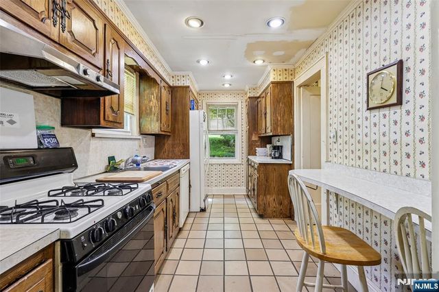 61 N Monroe Street, Ridgewood, NJ 07450