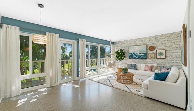 2755 NE 28th Ave C2, Lighthouse Point, FL 33064