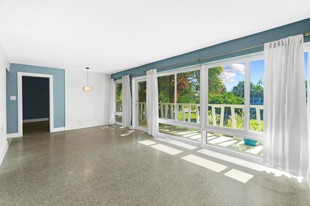 2755 NE 28th Ave C2, Lighthouse Point, FL 33064