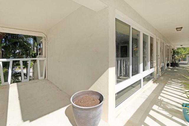 2755 NE 28th Ave C2, Lighthouse Point, FL 33064