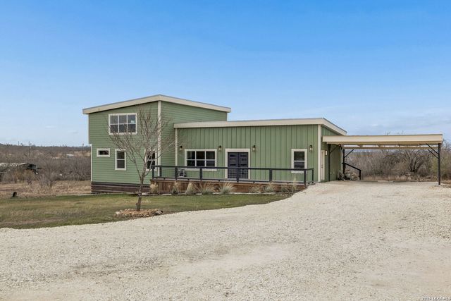 300 County Road 5781, Castroville, TX 78009