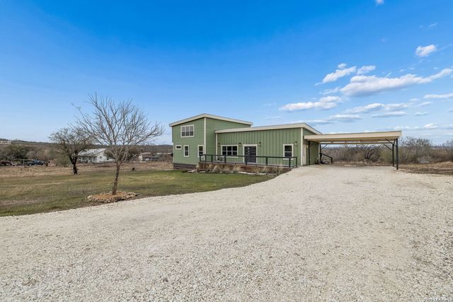 300 County Road 5781, Castroville, TX 78009