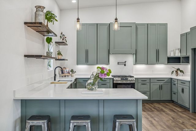 300 County Road 5781, Castroville, TX 78009