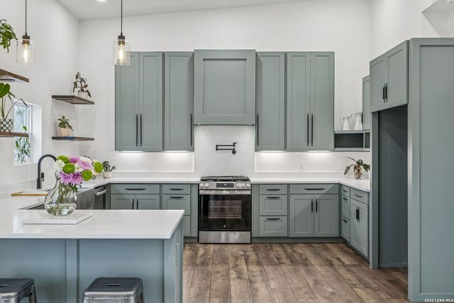 300 County Road 5781, Castroville, TX 78009