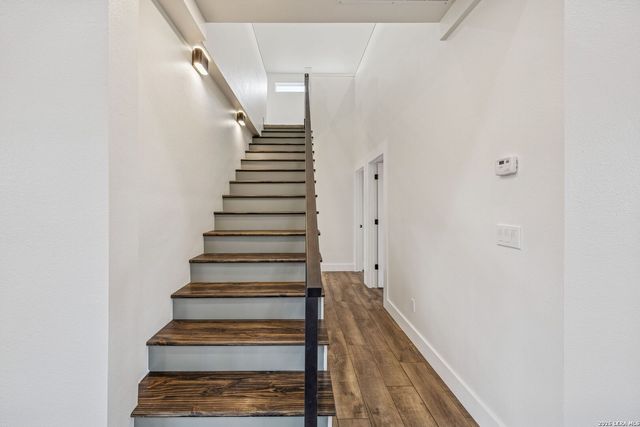 300 County Road 5781, Castroville, TX 78009