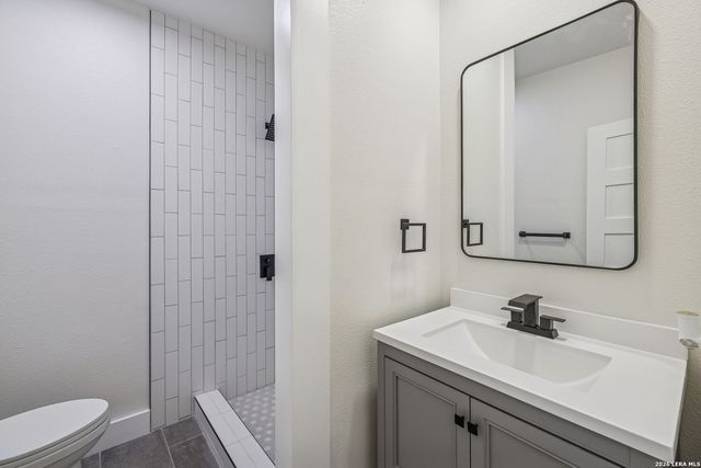 300 County Road 5781, Castroville, TX 78009