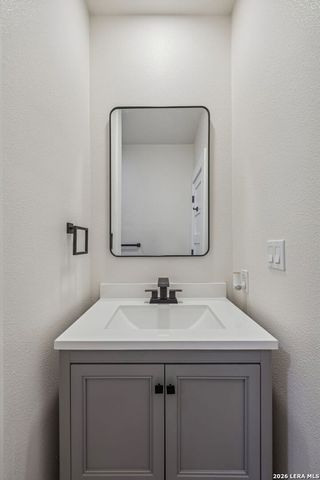 300 County Road 5781, Castroville, TX 78009