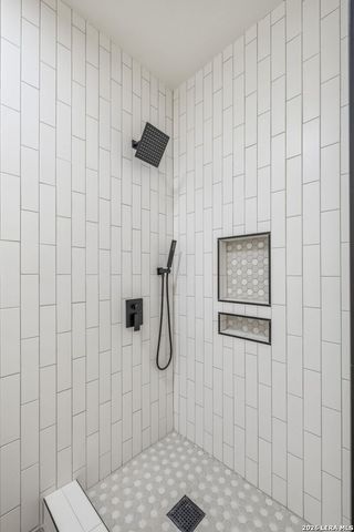 300 County Road 5781, Castroville, TX 78009