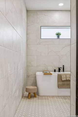 300 County Road 5781, Castroville, TX 78009