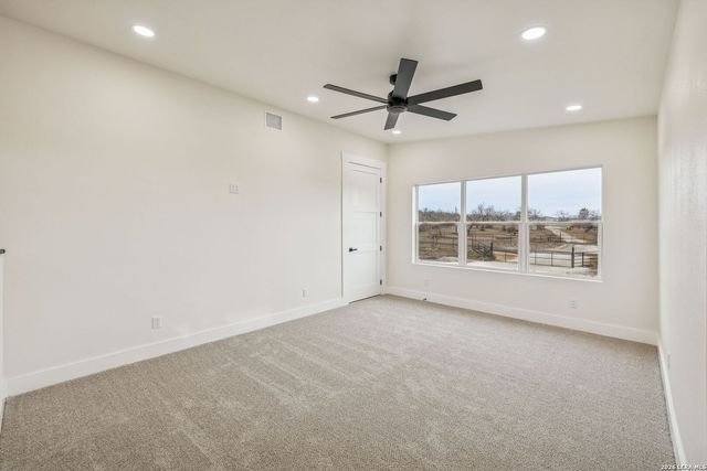 300 County Road 5781, Castroville, TX 78009