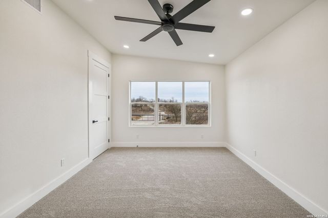 300 County Road 5781, Castroville, TX 78009