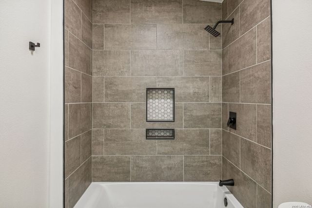 300 County Road 5781, Castroville, TX 78009