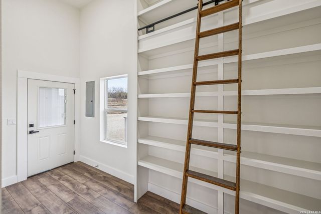 300 County Road 5781, Castroville, TX 78009