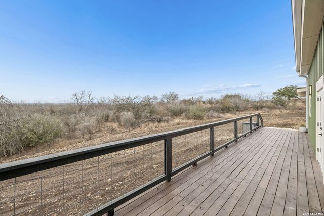 300 County Road 5781, Castroville, TX 78009