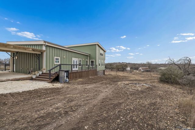 300 County Road 5781, Castroville, TX 78009