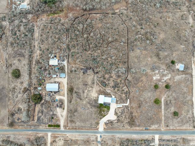 300 County Road 5781, Castroville, TX 78009