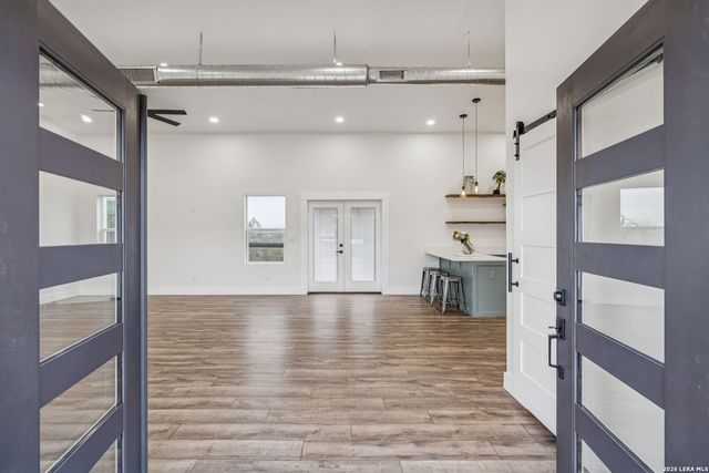 300 County Road 5781, Castroville, TX 78009