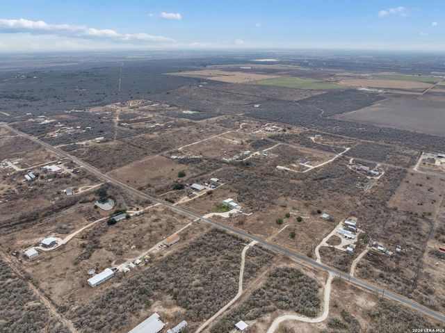 300 County Road 5781, Castroville, TX 78009