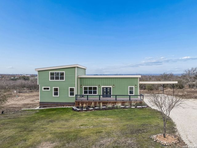 300 County Road 5781, Castroville, TX 78009