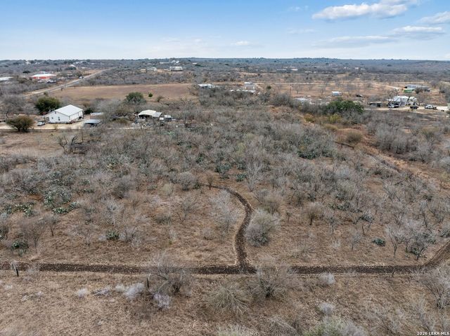 300 County Road 5781, Castroville, TX 78009