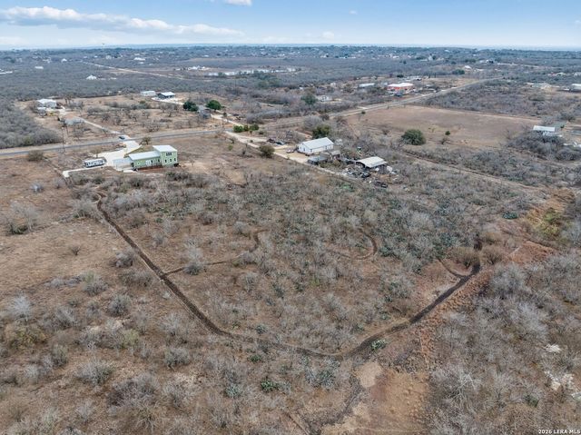 300 County Road 5781, Castroville, TX 78009
