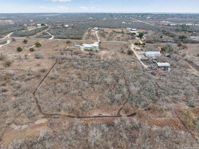 300 County Road 5781, Castroville, TX 78009
