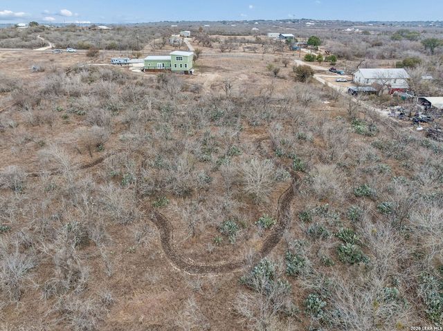 300 County Road 5781, Castroville, TX 78009