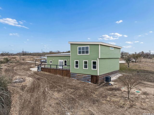 300 County Road 5781, Castroville, TX 78009