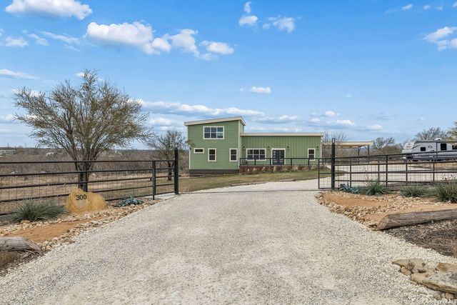 300 County Road 5781, Castroville, TX 78009