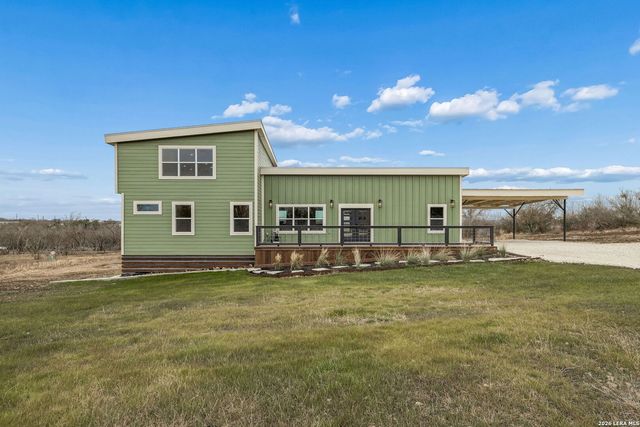 300 County Road 5781, Castroville, TX 78009