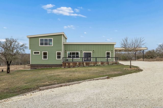 300 County Road 5781, Castroville, TX 78009