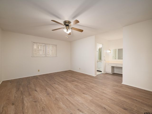 501 Winchester Dr, Tyler, TX 75701