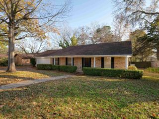 501 Winchester Dr, Tyler, TX 75701