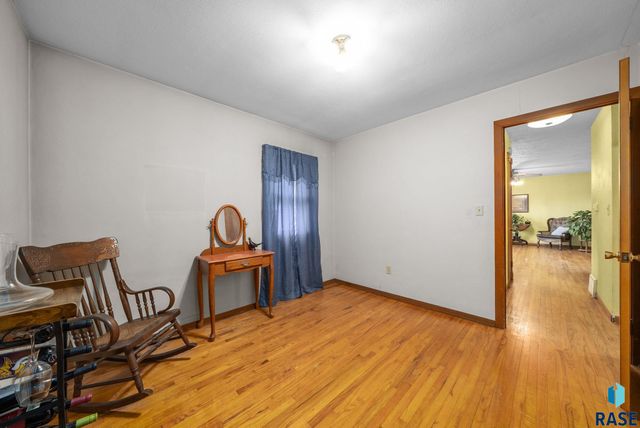 1444 S Bahnson Ave Avenue, Sioux Falls, SD 57103