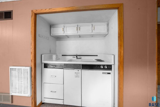 1444 S Bahnson Ave Avenue, Sioux Falls, SD 57103