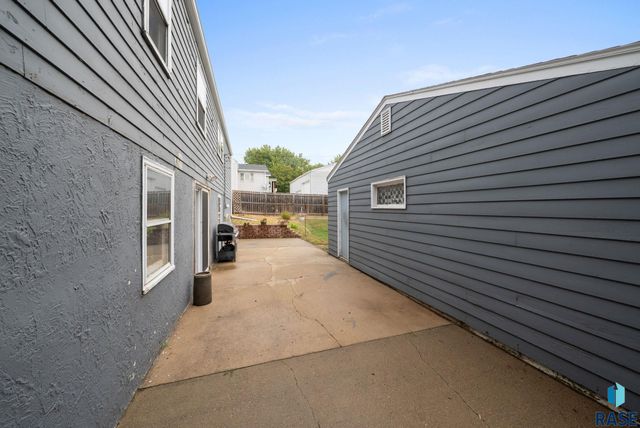1444 S Bahnson Ave Avenue, Sioux Falls, SD 57103