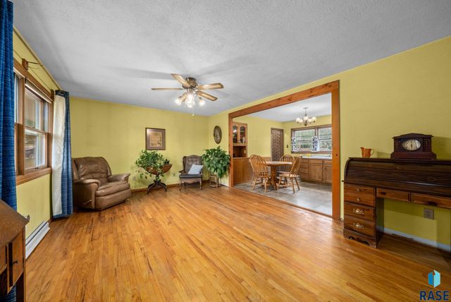 1444 S Bahnson Ave Avenue, Sioux Falls, SD 57103