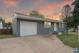 1444 S Bahnson Ave Avenue, Sioux Falls, SD 57103