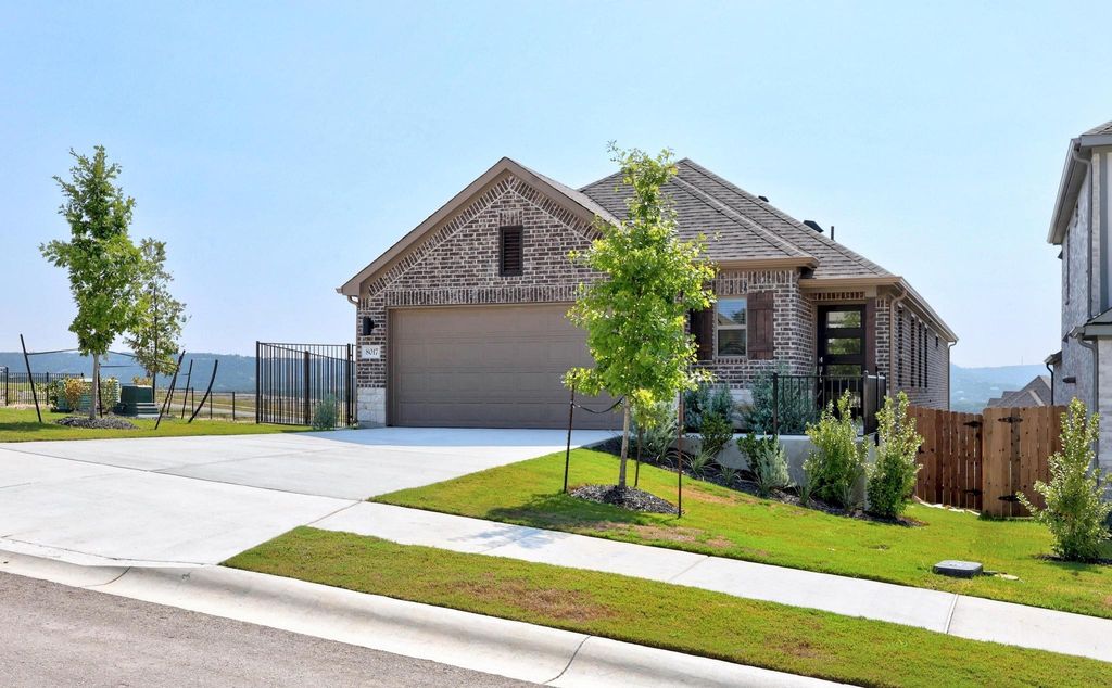 8017 Shining Flor RUN, Lago Vista, TX 78645