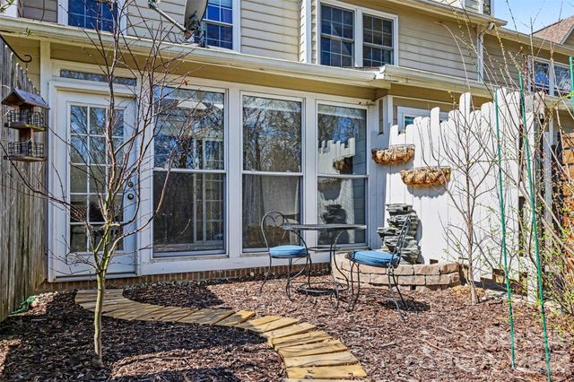 8217 Pineville Matthews Road H, Charlotte, NC 28226