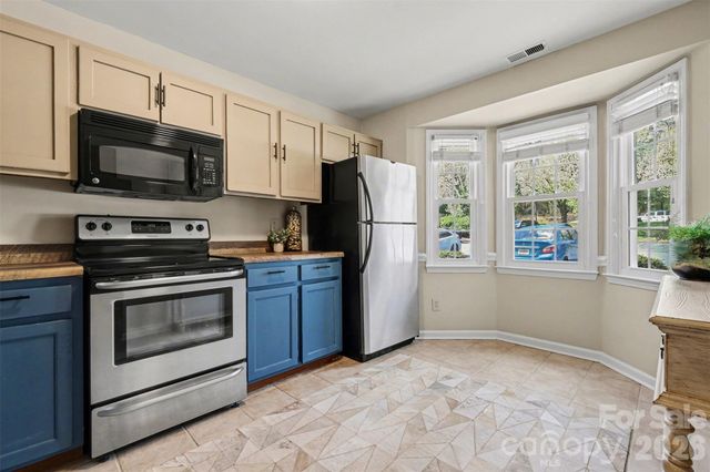 8217 Pineville Matthews Road H, Charlotte, NC 28226