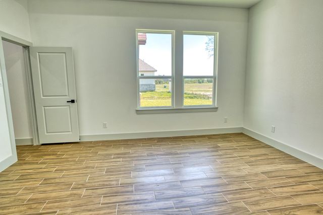 931 Buffalo Trail, Angleton, TX 77515
