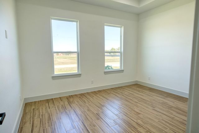 931 Buffalo Trail, Angleton, TX 77515