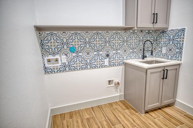 931 Buffalo Trail, Angleton, TX 77515