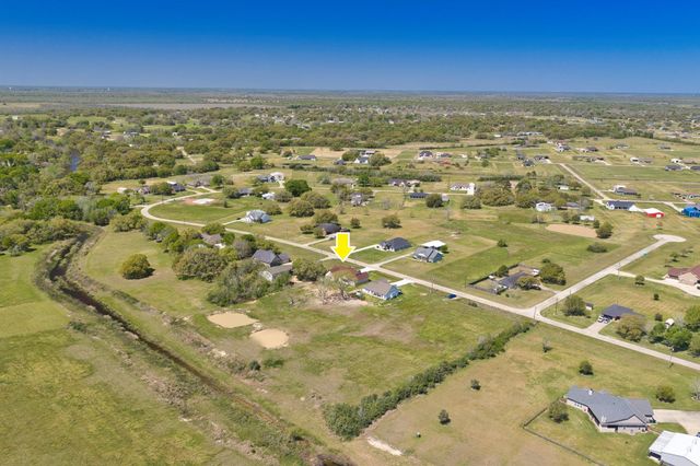 931 Buffalo Trail, Angleton, TX 77515