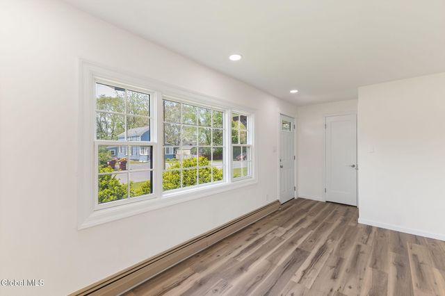 2644 Van Dyke Avenue, Rotterdam, NY 12306