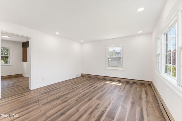 2644 Van Dyke Avenue, Rotterdam, NY 12306
