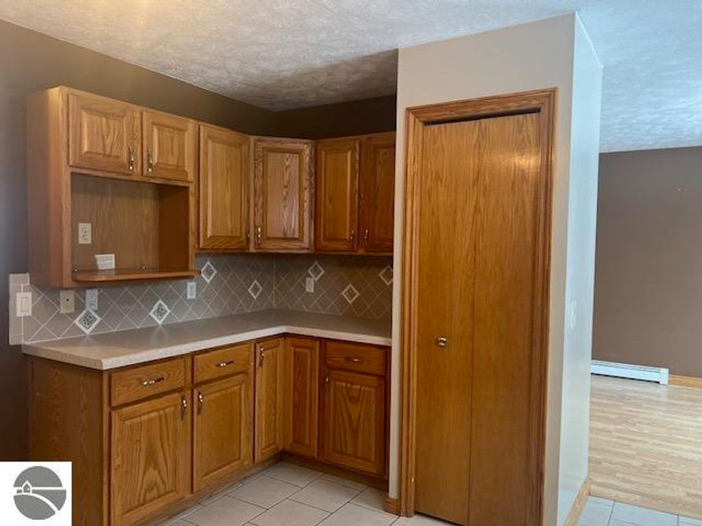 Image 10 of property listing at 7472 S Whispering Hills, Traverse City, MI 49684