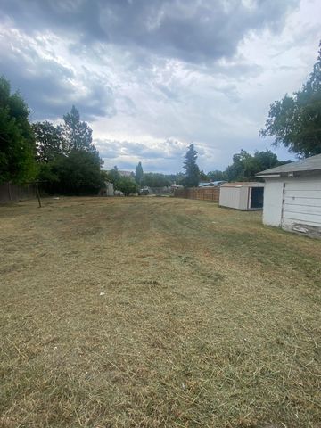 1445 Dayton Street, Klamath Falls, OR 97603